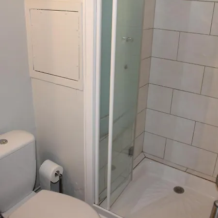 T2 Avec Terrasse A 100m Des Thermes, Wi-fi, Proche Centre De - Fr-1-541-23 *